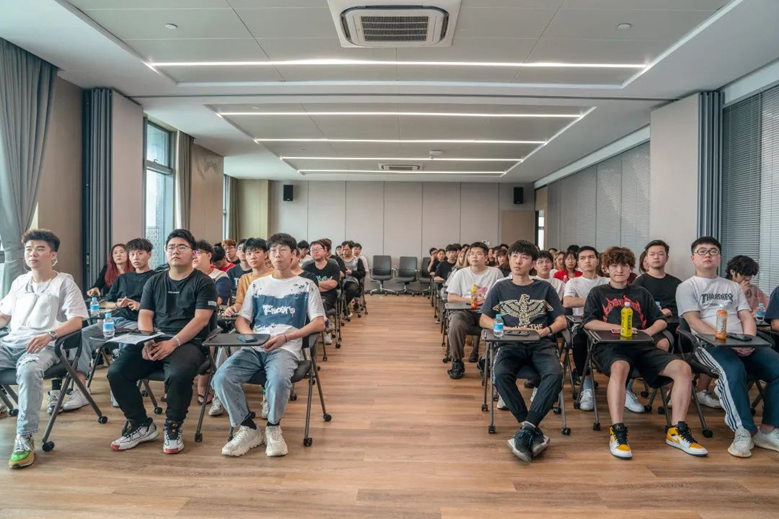 新闻嘉兴南洋11600.jpg 新闻嘉兴南洋11600.jpg